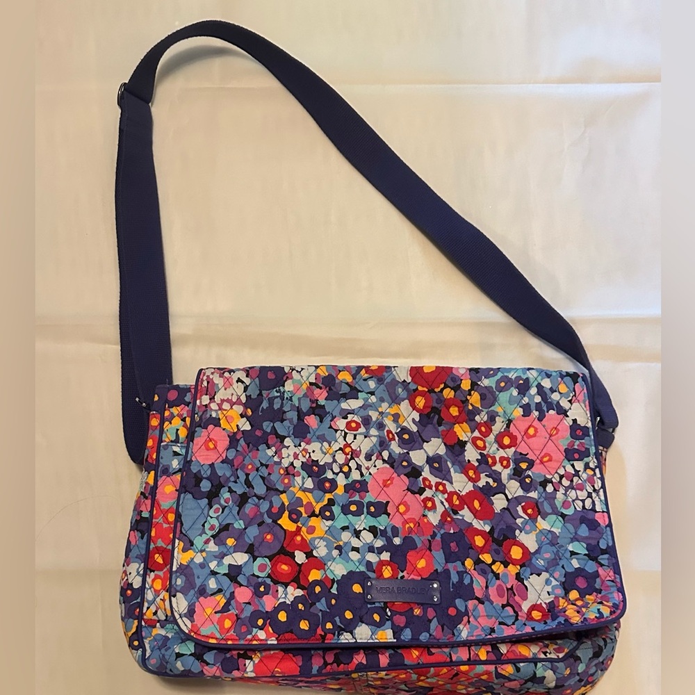 Vera Bradley Messenger bag